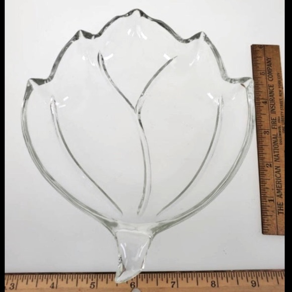 RARE FIND~Mid Century Modern~Art Glass Leaf Shaped Candy Dish/Trinket Tray - Picture 4 of 6